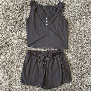 (2/$15) 🟡Button Down PJ Set